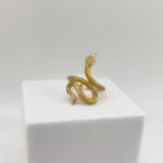 anillo serpiente con diamantes 0.20ct oro 18K