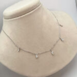 GARGANTILLA CON DIAMANTES COLGANTES 0.79CT ORO BLANCO 18K